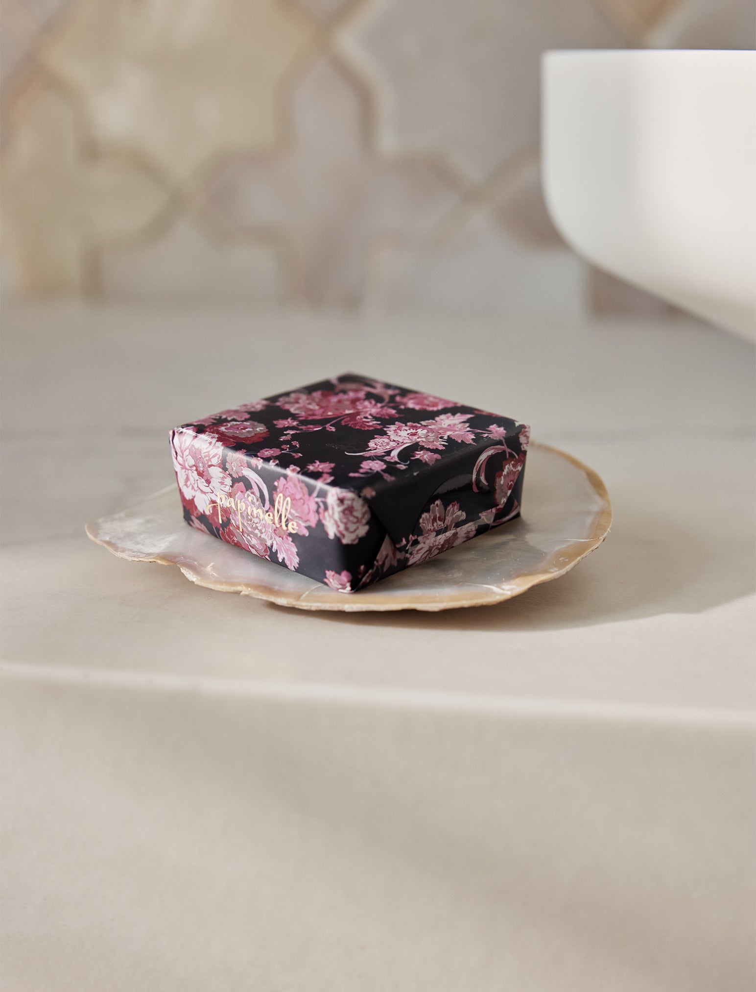 Madelyn Wisteria Bath Cube